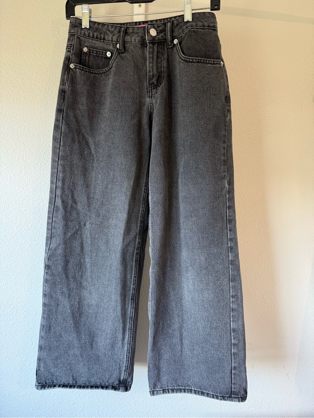 Edikted Wide-Leg Jeans in Washed Charcoal Gray